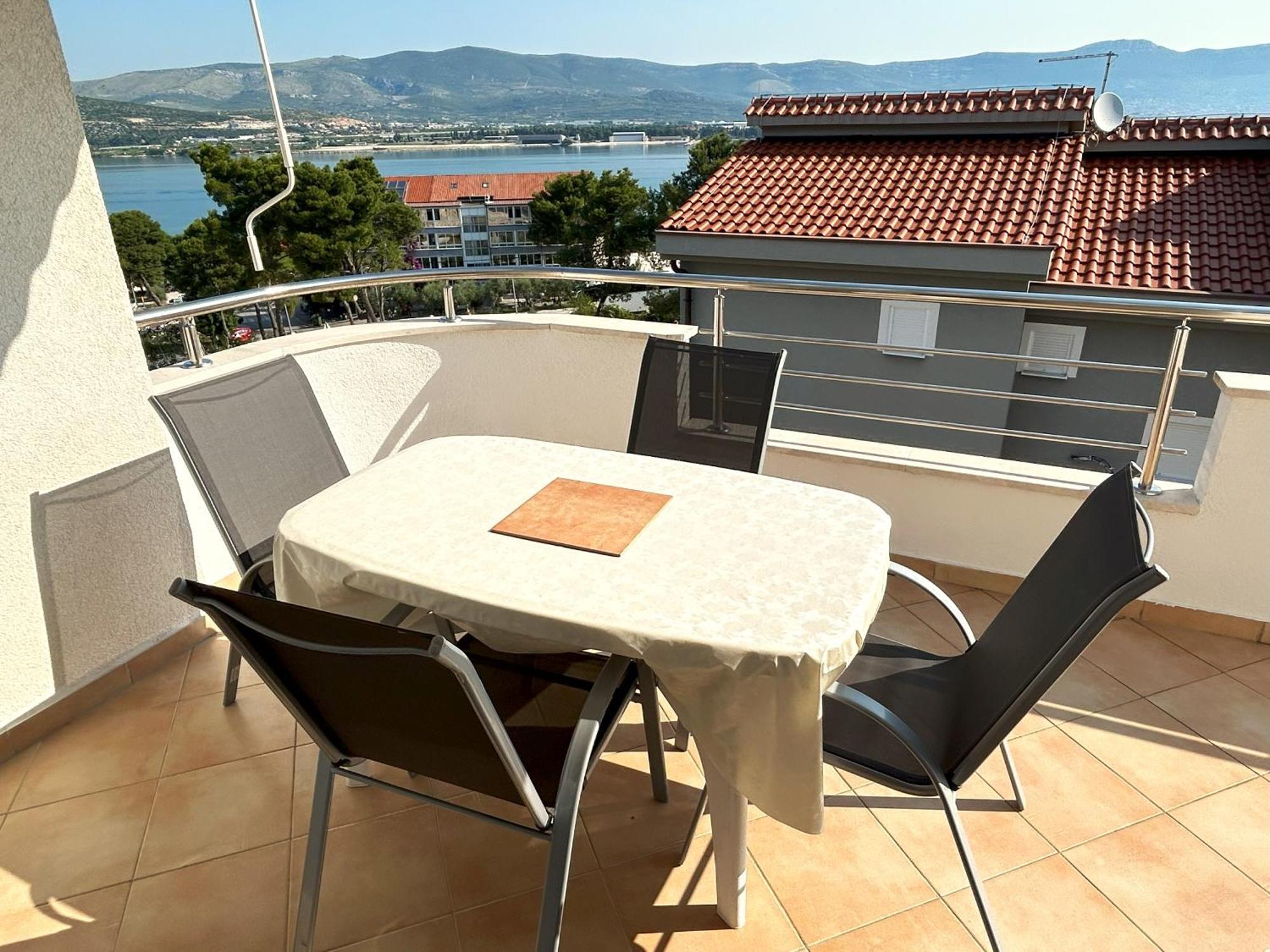 Apartments Antonella Trogir Exterior photo